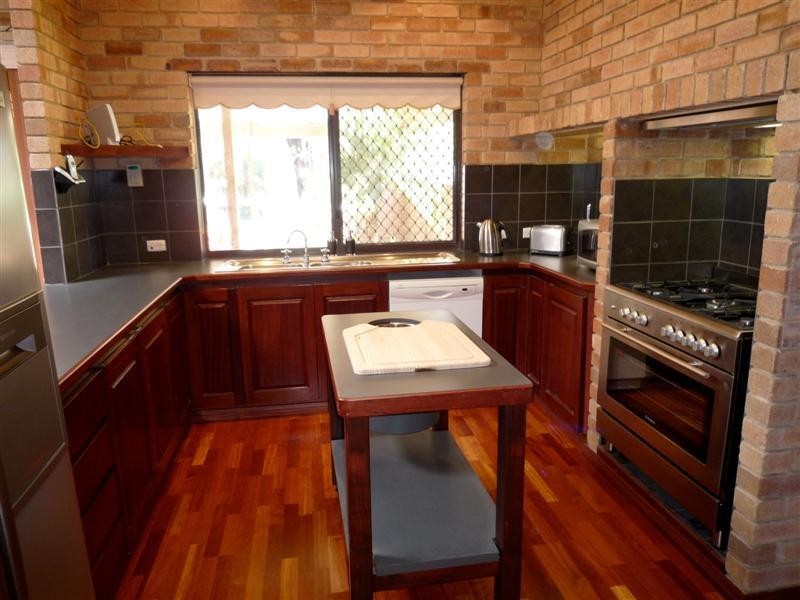 27 Kirkstall Way, Sawyers Valley WA 6074