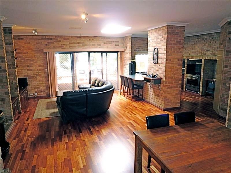 27 Kirkstall Way, Sawyers Valley WA 6074