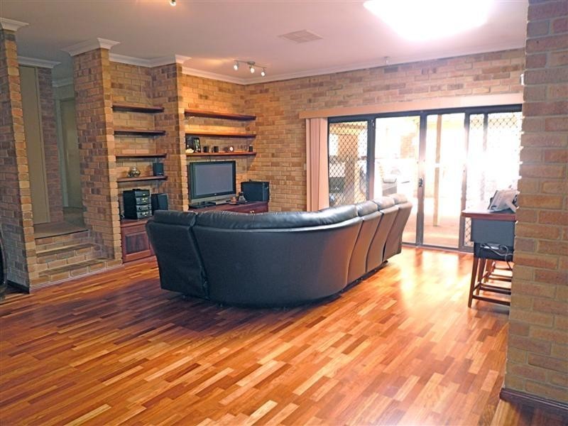27 Kirkstall Way, Sawyers Valley WA 6074