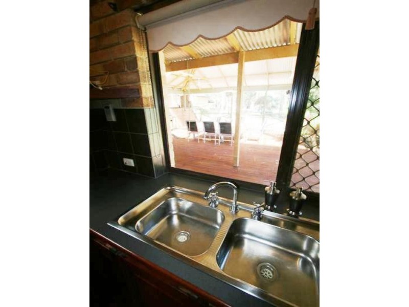 27 Kirkstall Way, Sawyers Valley WA 6074