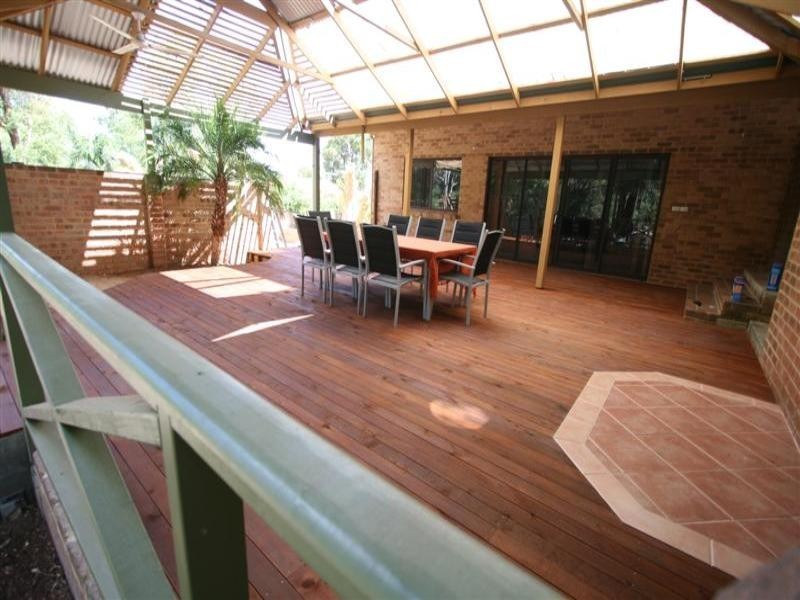 27 Kirkstall Way, Sawyers Valley WA 6074