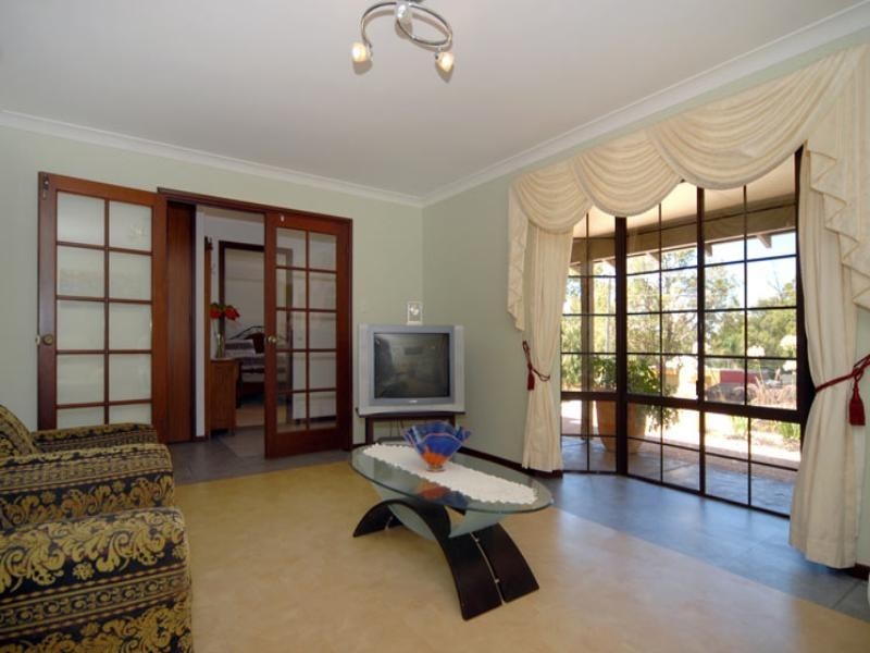 3 Bettenay Road, Roleystone WA 6111