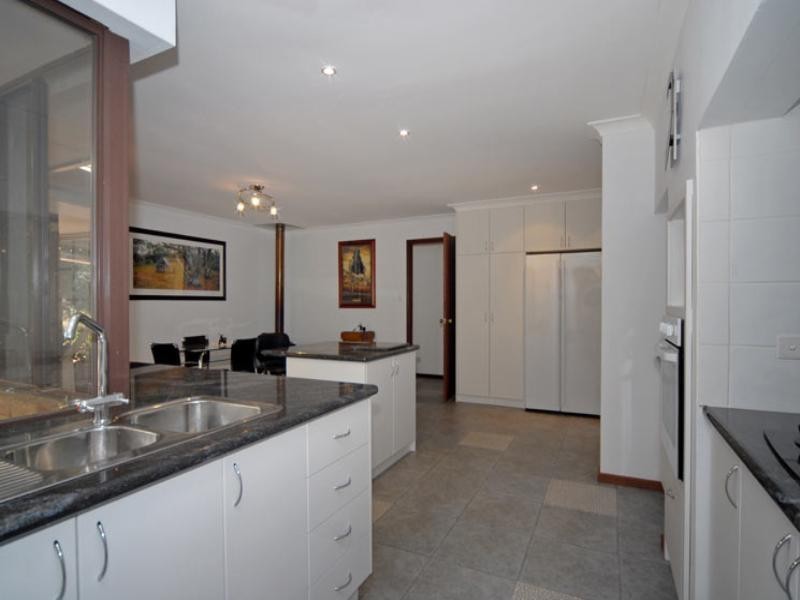 3 Bettenay Road, Roleystone WA 6111