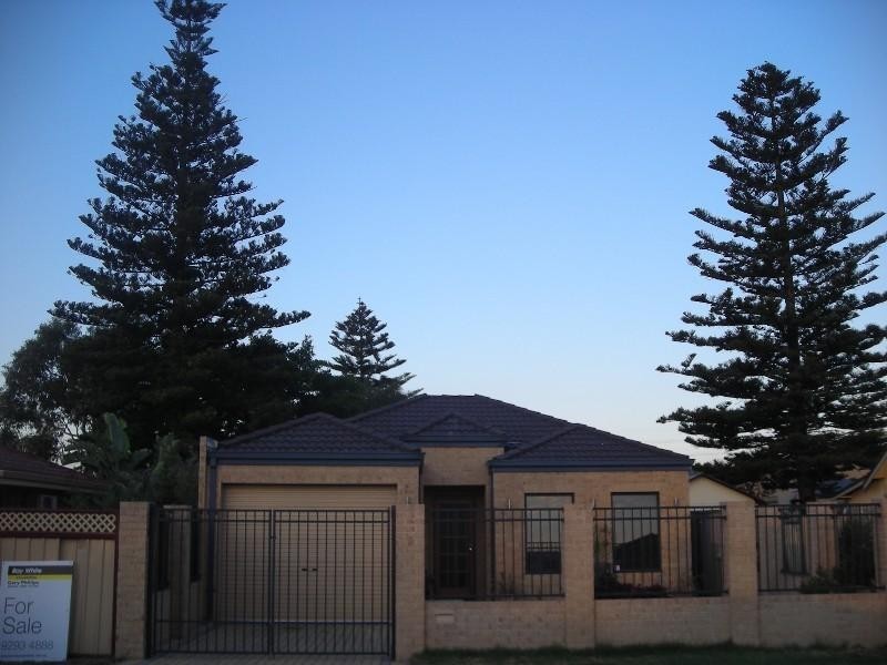 6 Derisleigh Street, Cannington WA 6107