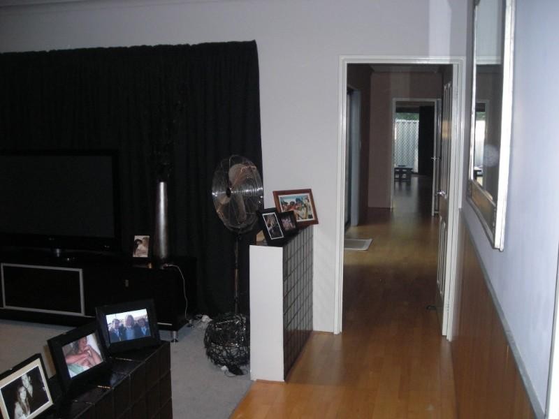 6 Derisleigh Street, Cannington WA 6107