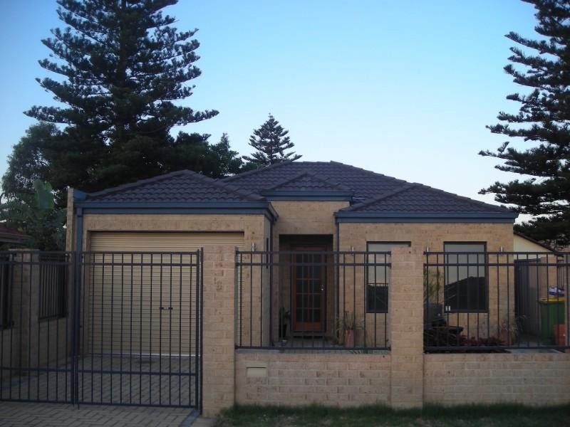 6 Derisleigh Street, Cannington WA 6107