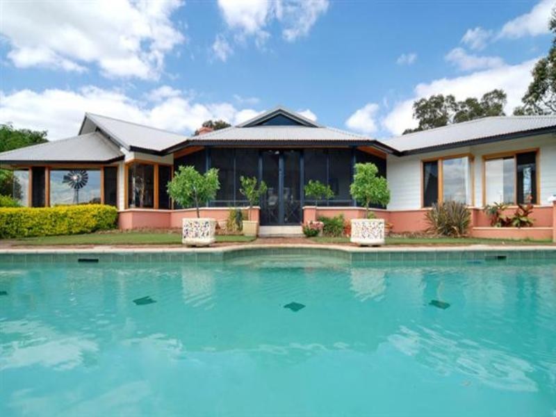 130 John Farrant Drive, Gooseberry Hill WA 6076