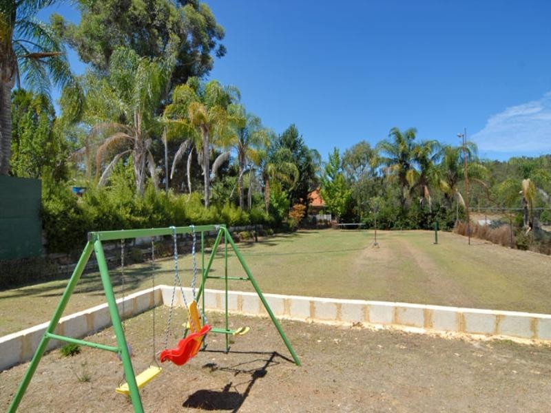 195 Forrest Road, Pickering Brook WA 6076