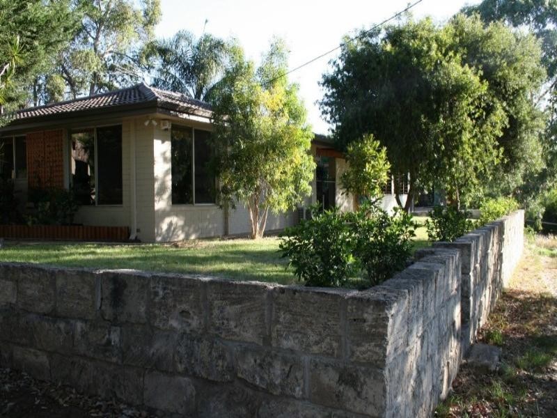 29 Betti Road, Kalamunda WA 6076