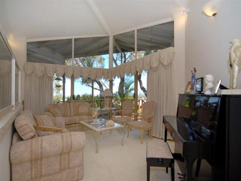 21 Grenville Road, Gooseberry Hill WA 6076