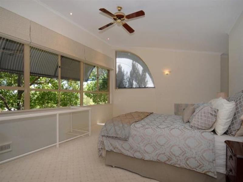 21 Grenville Road, Gooseberry Hill WA 6076