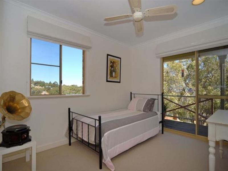 21 Grenville Road, Gooseberry Hill WA 6076