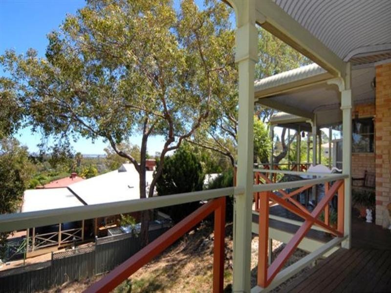 21 Grenville Road, Gooseberry Hill WA 6076