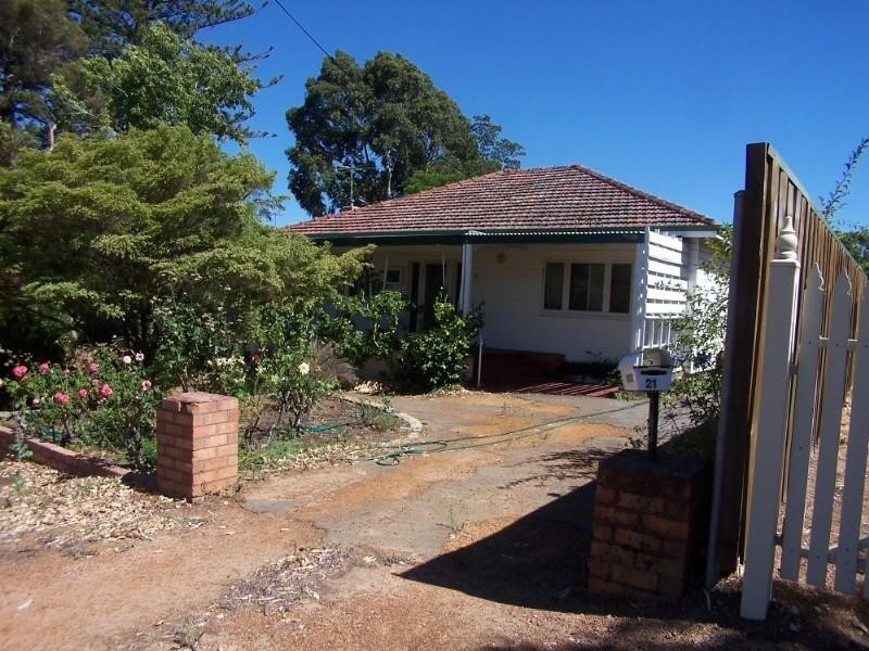 21 Elizabeth Street, Kalamunda WA 6076