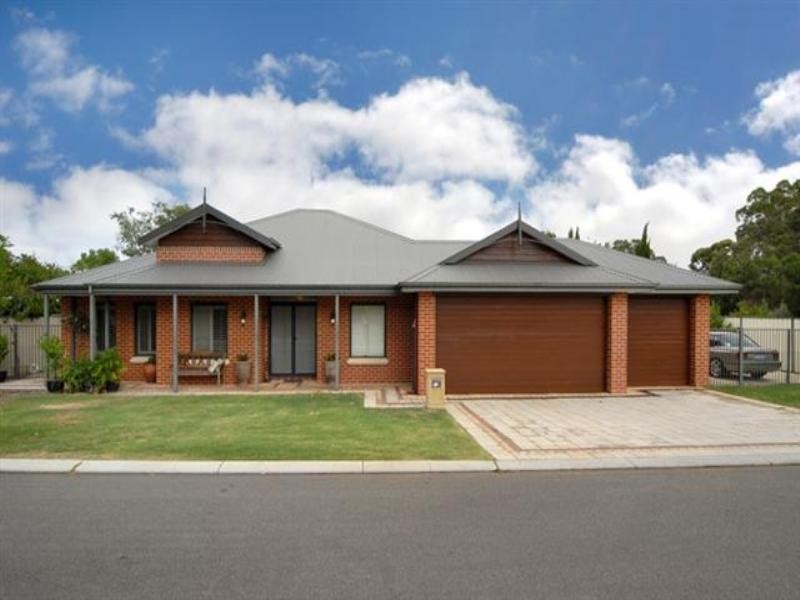 49 Poets Lane, Kalamunda WA 6076