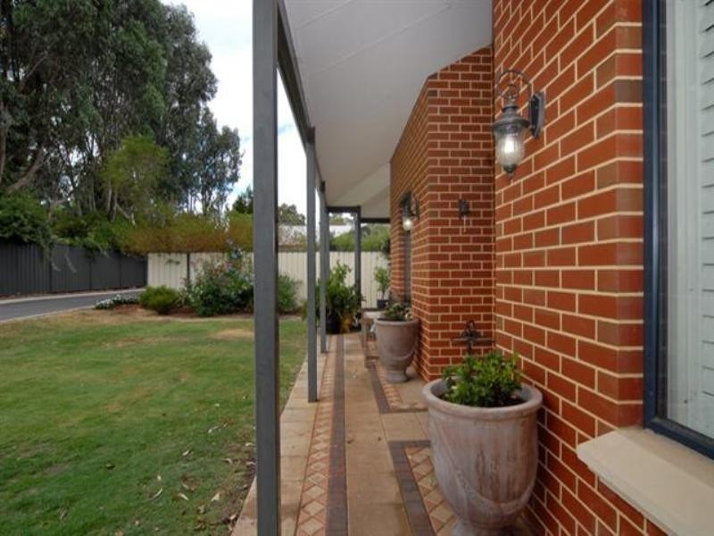 49 Poets Lane, Kalamunda WA 6076