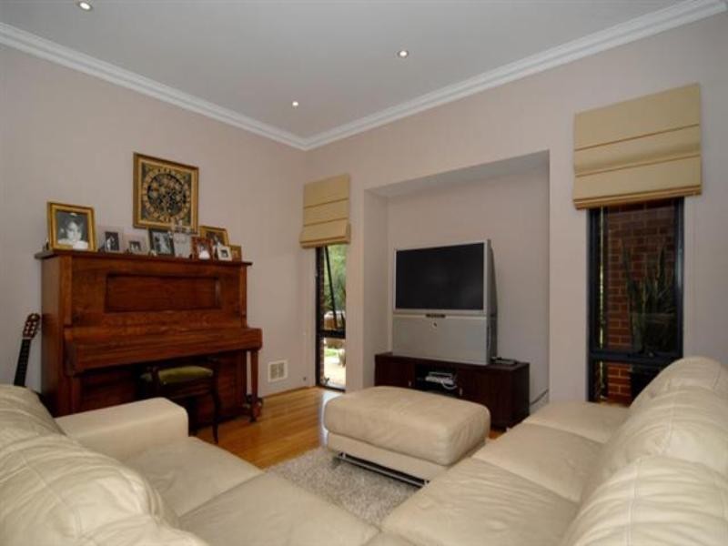 49 Poets Lane, Kalamunda WA 6076