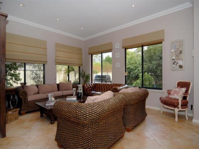 49 Poets Lane, Kalamunda WA 6076