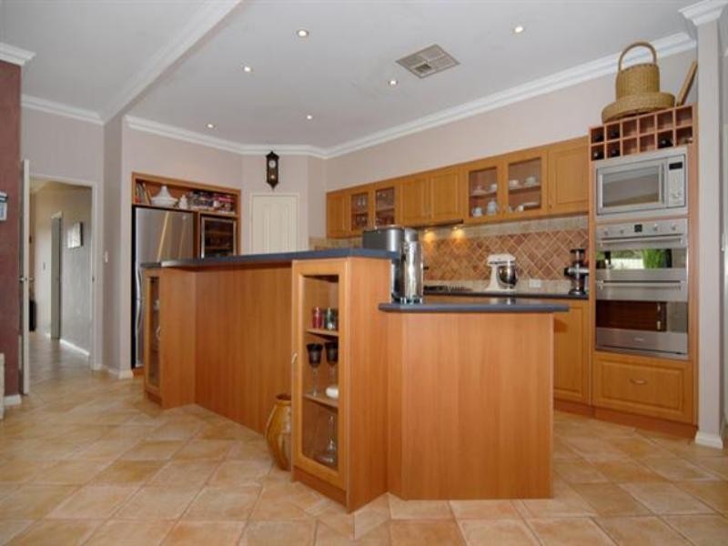 49 Poets Lane, Kalamunda WA 6076