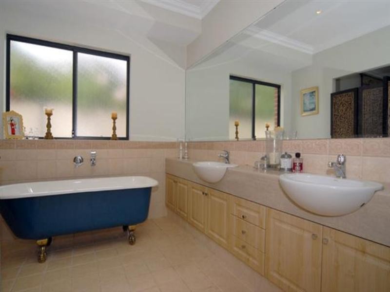 49 Poets Lane, Kalamunda WA 6076