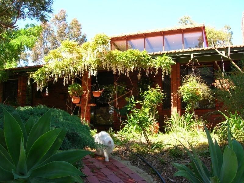 2 Camira Place, Gooseberry Hill WA 6076