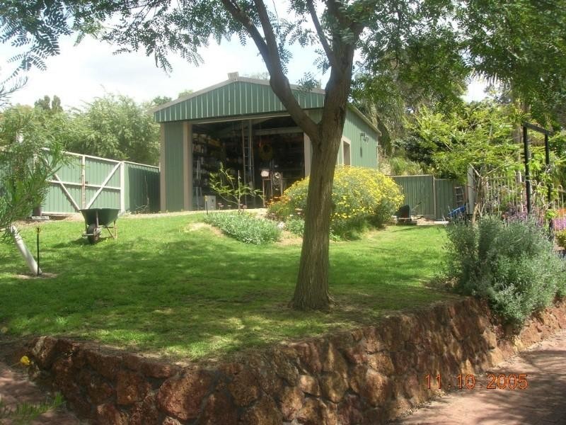 2 Camira Place, Gooseberry Hill WA 6076