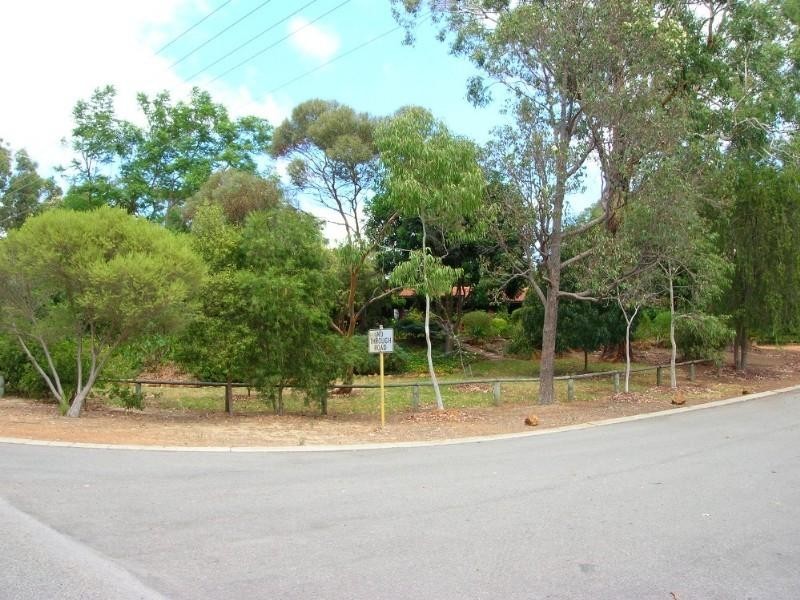 2 Camira Place, Gooseberry Hill WA 6076