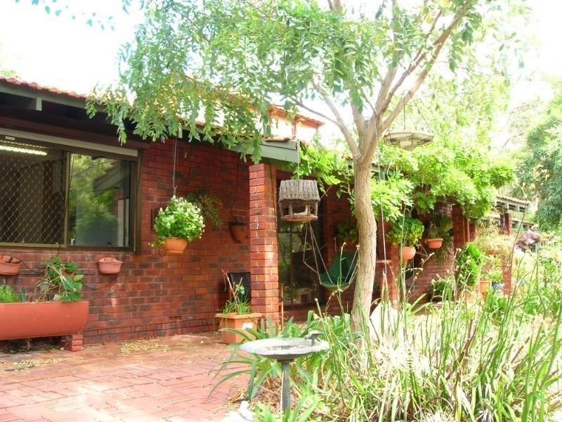 2 Camira Place, Gooseberry Hill WA 6076