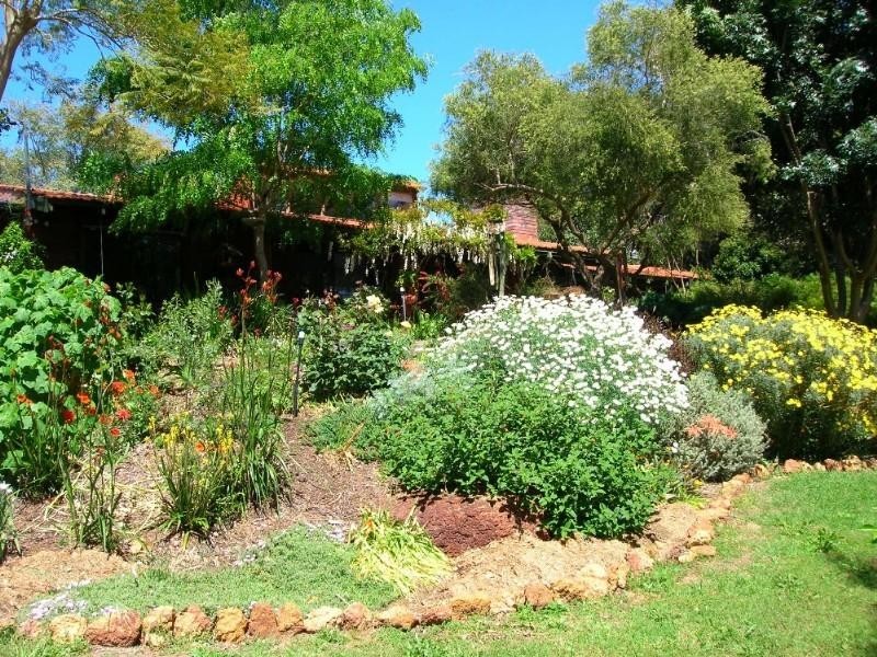 2 Camira Place, Gooseberry Hill WA 6076