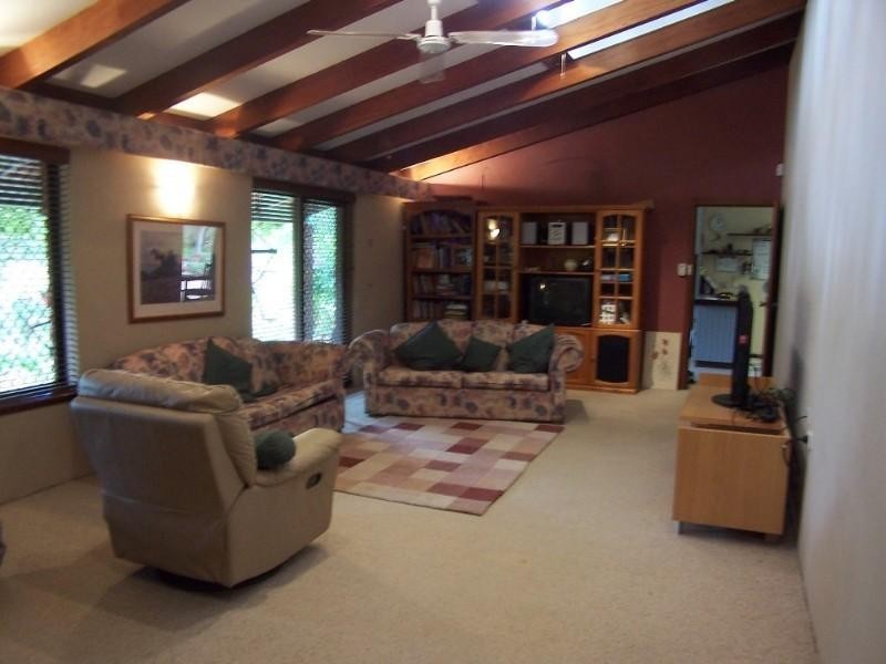 2 Camira Place, Gooseberry Hill WA 6076