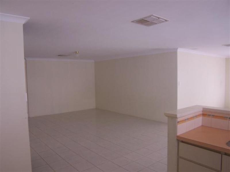 6 St John Road, Wattle Grove WA 6107