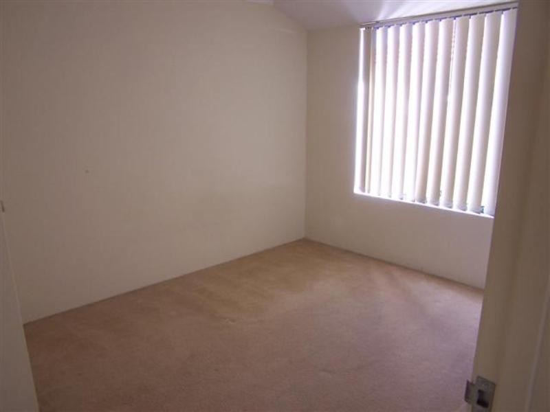 6 St John Road, Wattle Grove WA 6107