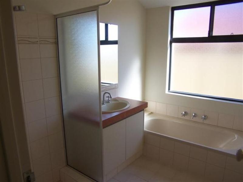 6 St John Road, Wattle Grove WA 6107