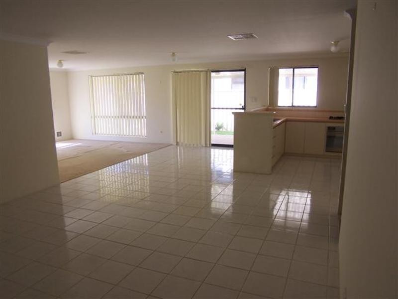 6 St John Road, Wattle Grove WA 6107