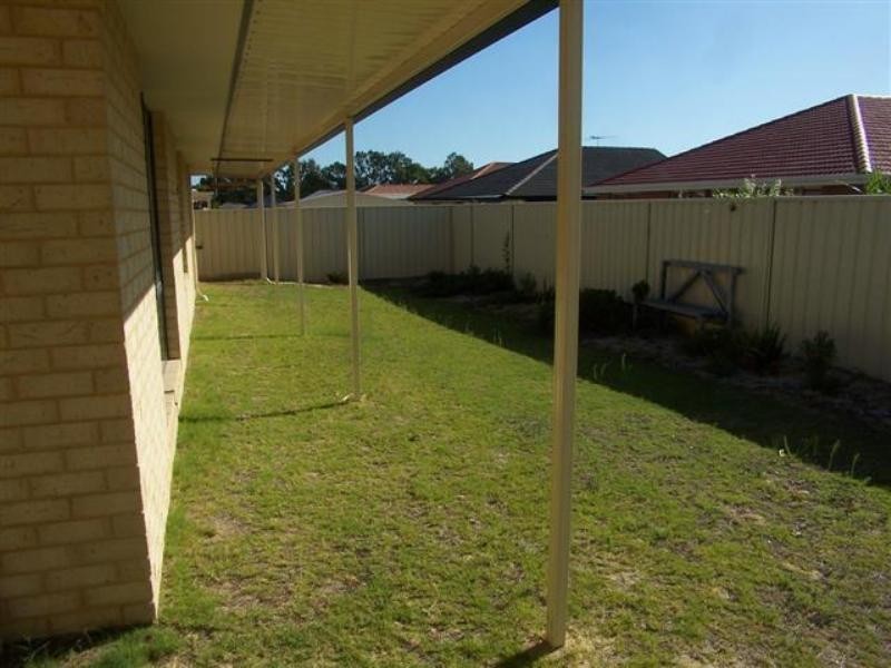 6 St John Road, Wattle Grove WA 6107