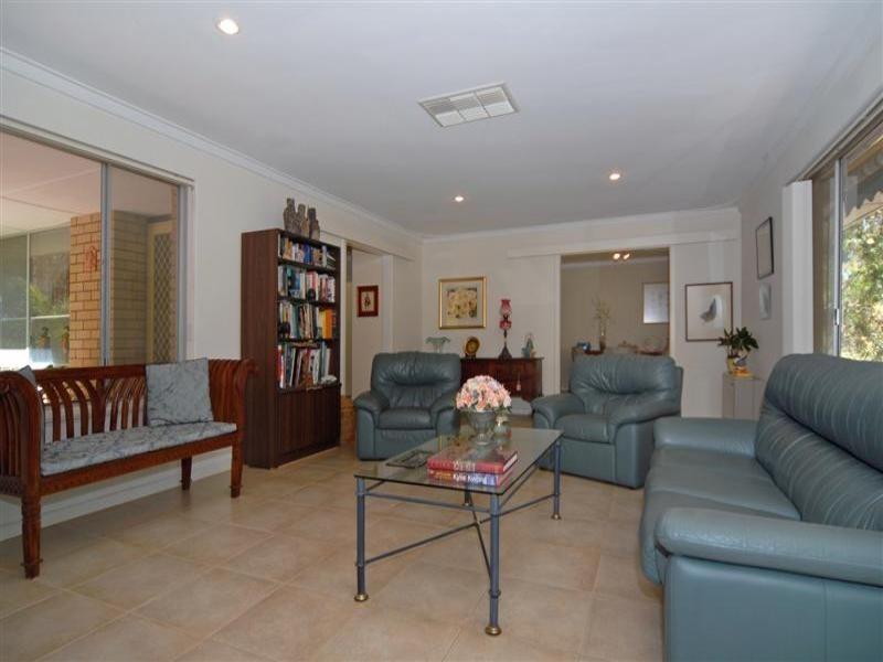 51 Norwood Road, Maida Vale WA 6057