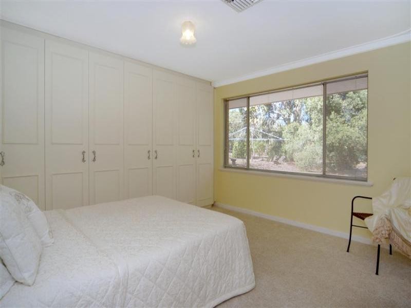 51 Norwood Road, Maida Vale WA 6057