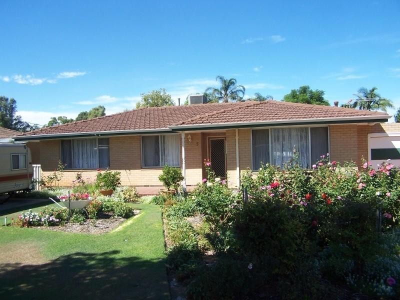 5 Markham Way, High Wycombe WA 6057