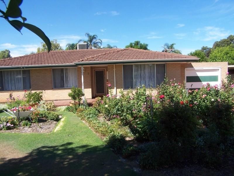 5 Markham Way, High Wycombe WA 6057