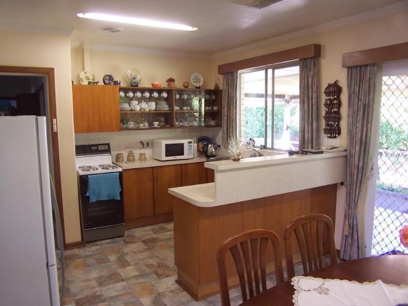 5 Markham Way, High Wycombe WA 6057