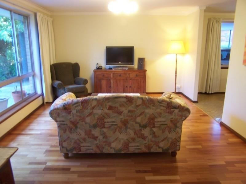 21 Hunter Drive, Lesmurdie WA 6076