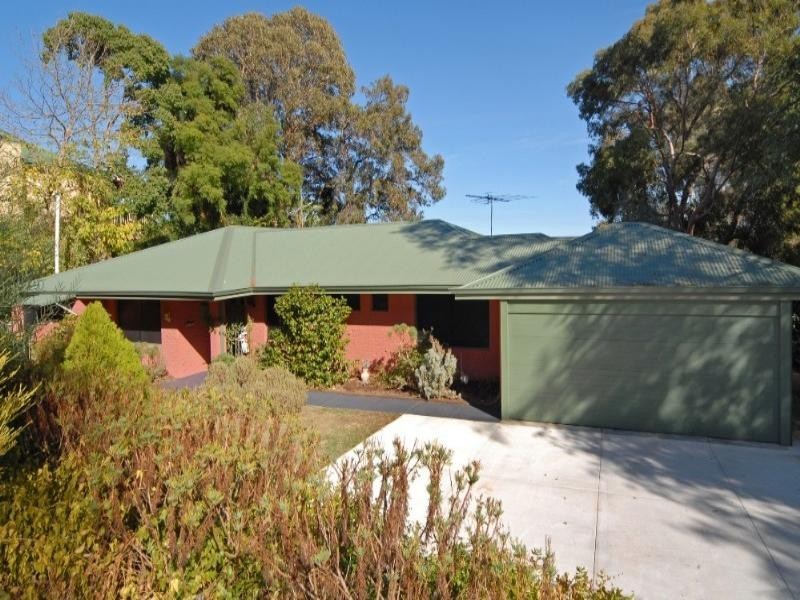 14 Francis Street, Kalamunda WA 6076