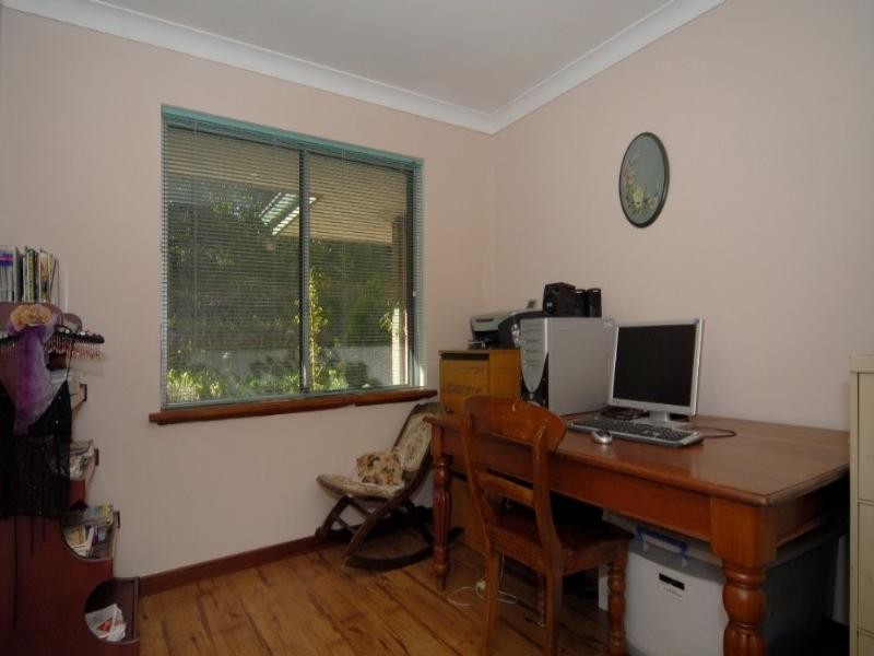 14 Francis Street, Kalamunda WA 6076