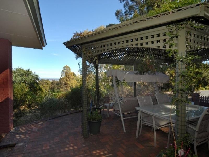 14 Francis Street, Kalamunda WA 6076