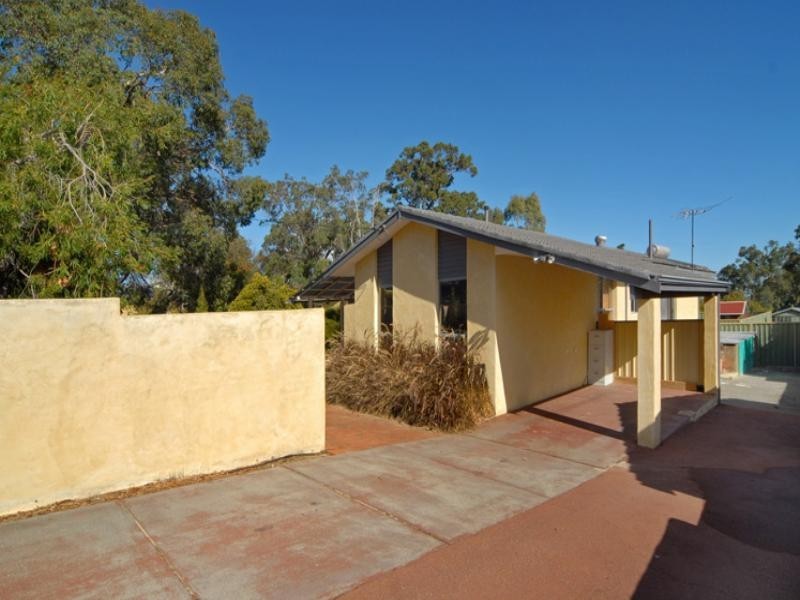 17 Petunia Street, Kalamunda WA 6076