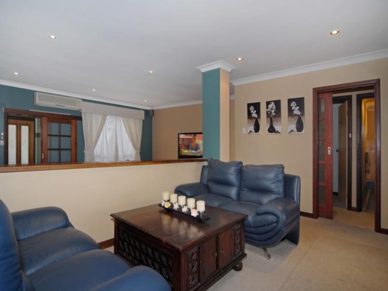 17 Petunia Street, Kalamunda WA 6076