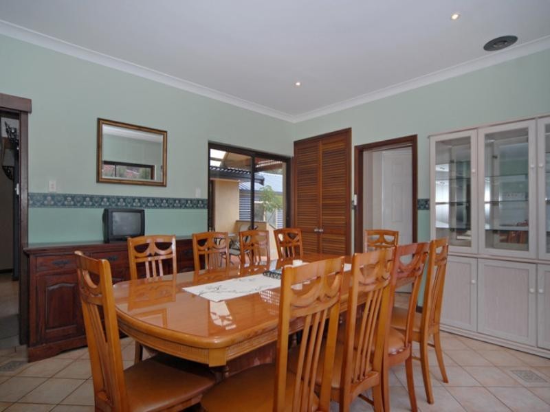 17 Petunia Street, Kalamunda WA 6076