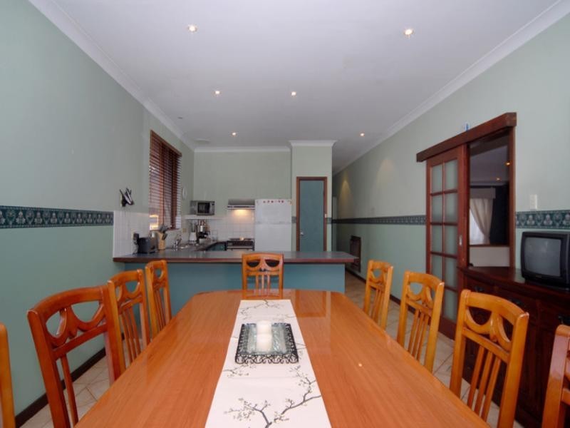 17 Petunia Street, Kalamunda WA 6076