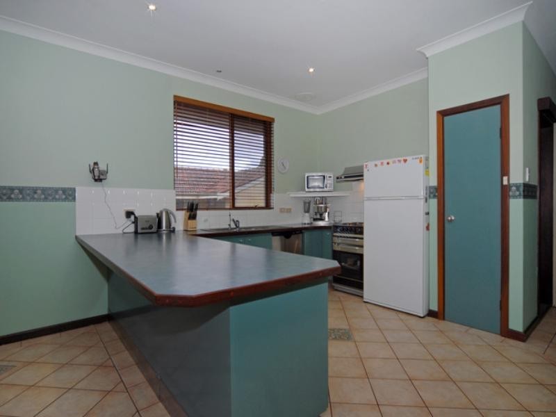 17 Petunia Street, Kalamunda WA 6076