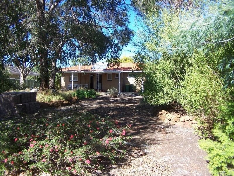 20 Corella Street, Lesmurdie WA 6076